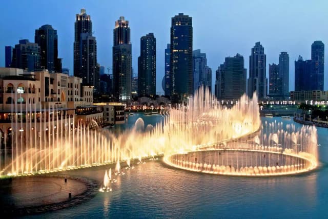 Шоу фонтанов в Dubai Mall