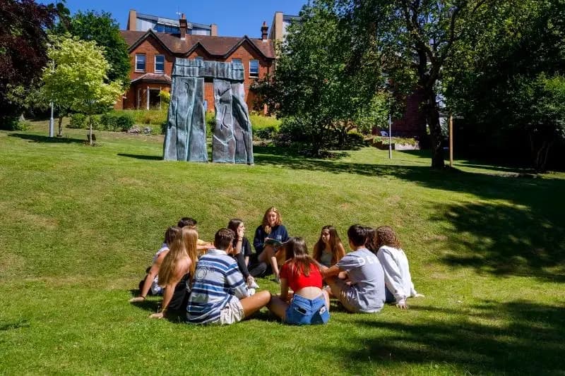 Языковые лагеря и программы в Англии