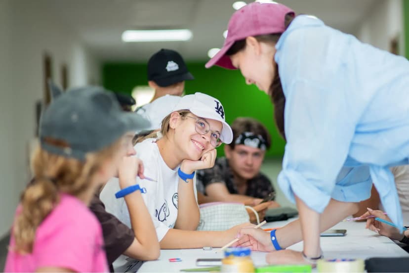 Дети на занятии английским языком