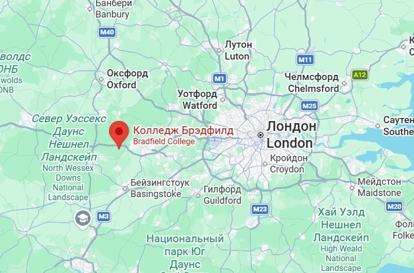 Резиденция расположена на юго‑востоке Англии, в 1,5 часах езды от Лондона.