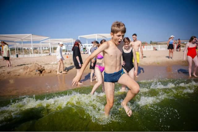 Купание в море