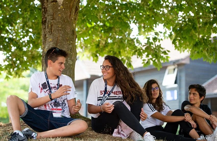 Общаться с ребятами из разных стран