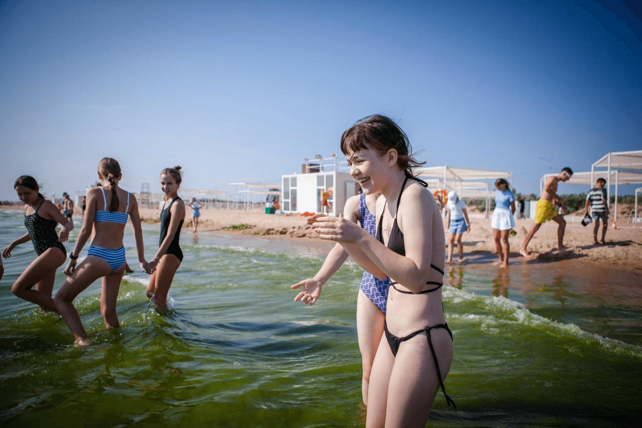 Дети купаются в море, Анапа