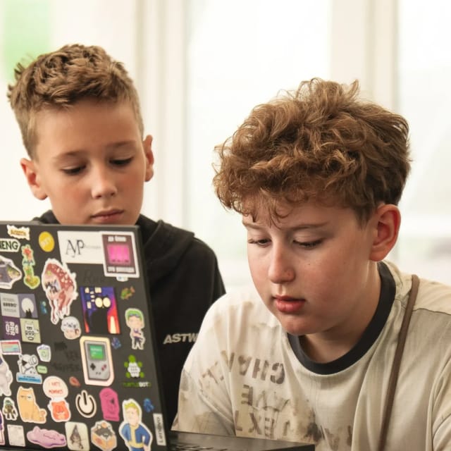 Зимний образовательный интенсив Enjoy AI Camp в Ёлочках