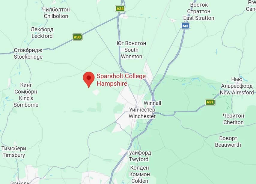 Кампус находится в 6 км от Уинчестера: Westley Lane, Sparsholt, Winchester, SO21 2NF, Великобритания. Трансфер до университета: перелёт с багажом и питанием Москва — пересадка (Стамбул или др. город) — Лондон. Из аэропорта дети едут на комфортабельном автобусе.